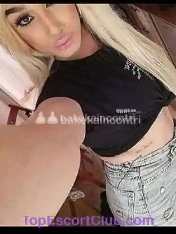 Lurida trav bocchinara puttanella svuota palle sc